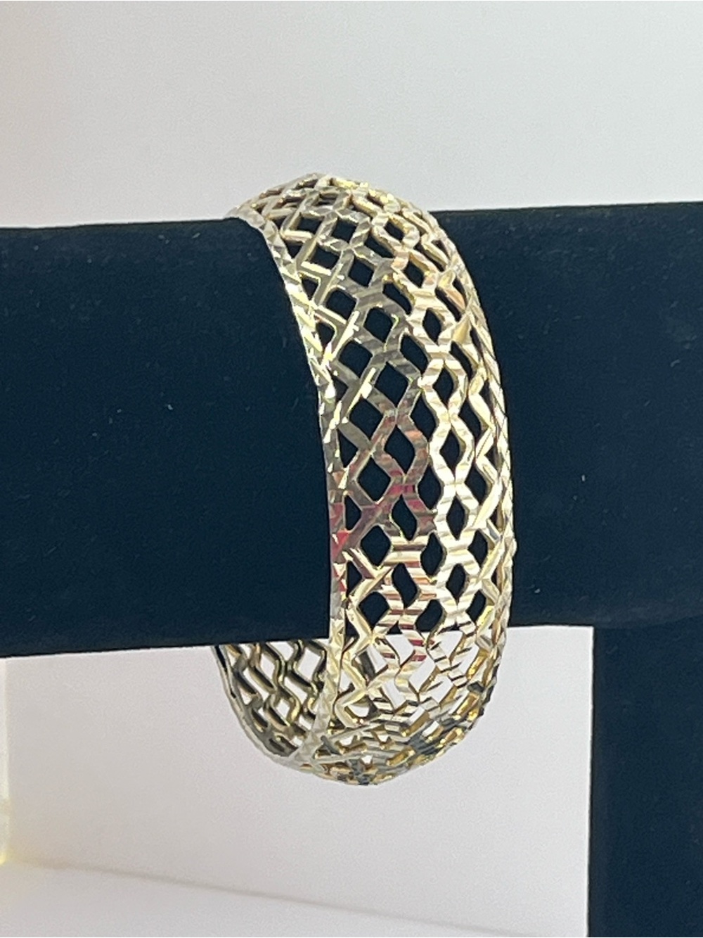Vintage Gold Tone Lattice Openwork Bangle Bracelet Zig Zag Mesh Basketweave